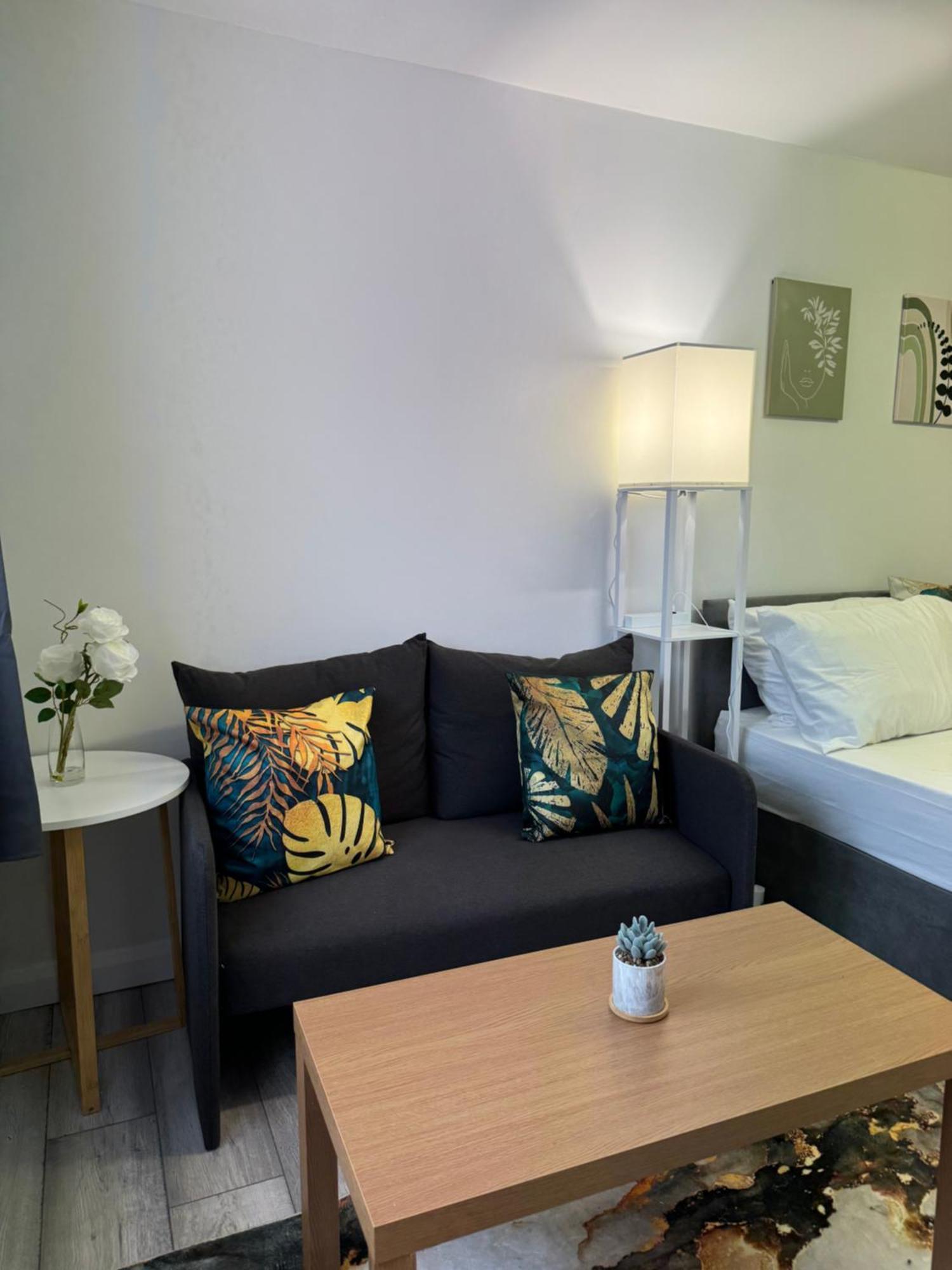 Posh Executive Studio London Thamesmead  Dış mekan fotoğraf